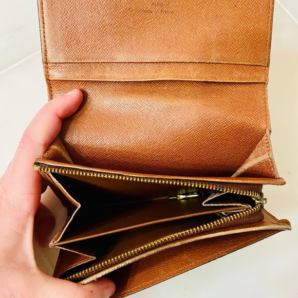 LV Wallet - Picture 8 of 11